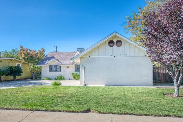 $345,000 | 1733 West Metzler Drive, Sanger, CA 93657