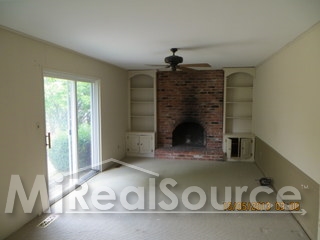 35398 Bobcean Road Clinton Township, MI 48035 - Photo 5 of 15 31170400-4.JPG