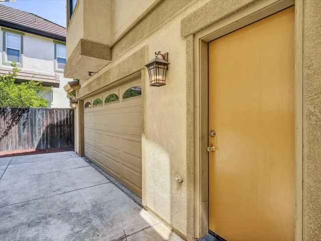 a view of a back yard of the house