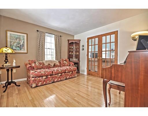 118 Tearall Road Raynham, MA 02767 - Photo 10 of 30 Gallery Image 10