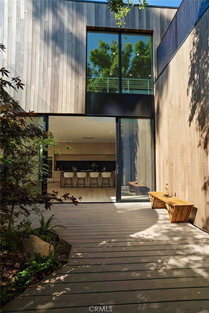 4939 Petit Avenue Encino, CA 91436 - Photo 14 of 52