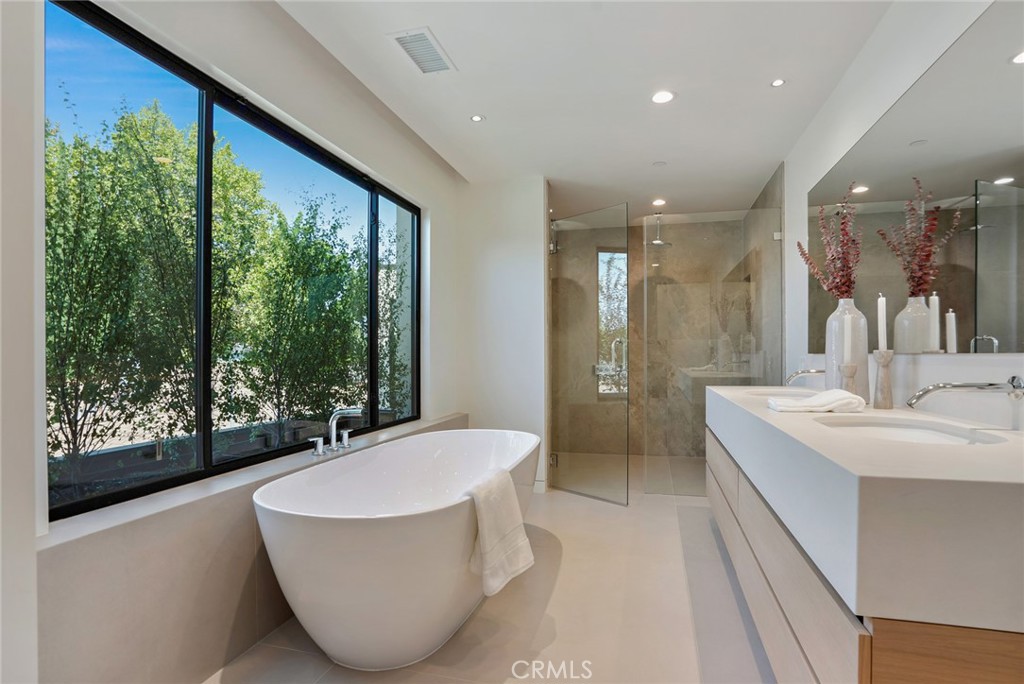 4939 Petit Avenue Encino, CA 91436 - Photo 26 of 52