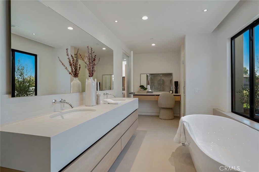 4939 Petit Avenue Encino, CA 91436 - Photo 29 of 52