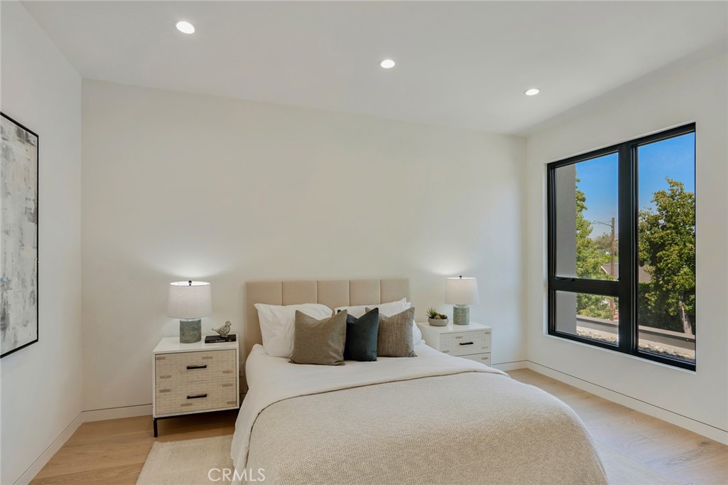 4939 Petit Avenue Encino, CA 91436 - Photo 32 of 52