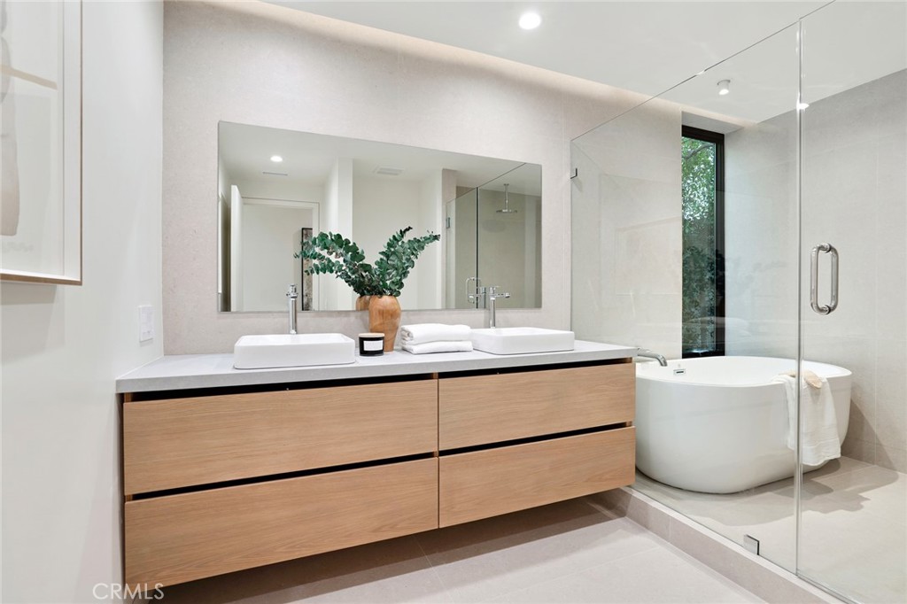 4939 Petit Avenue Encino, CA 91436 - Photo 38 of 52