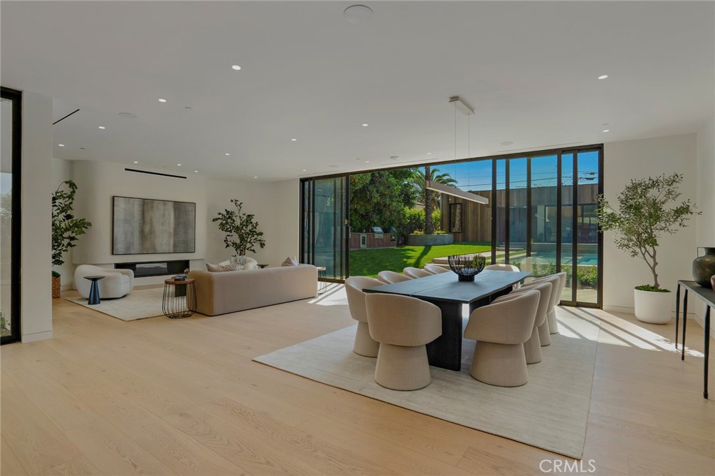 4939 Petit Avenue Encino, CA 91436 - Photo 4 of 52