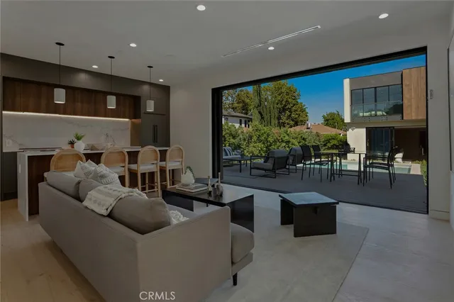 $4,950,000 | 4939 Petit Avenue, Encino, CA 91436