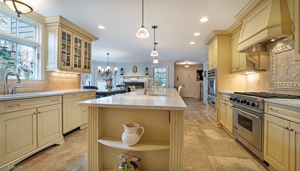 33700 Woodleigh Road Cleveland, OH 44124 - Photo 8 of 35