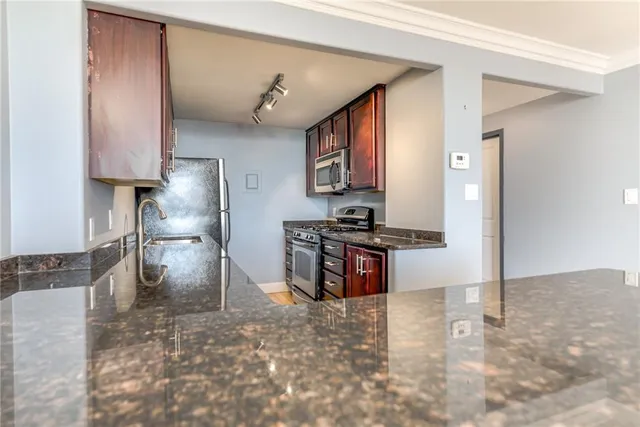 $152,500 | 700 East 8th Street, Unit 16O, Kansas City, MO 64106