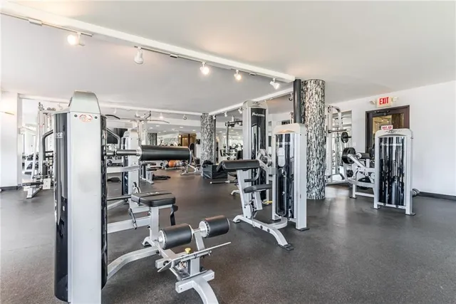 $152,500 | 700 East 8th Street, Unit 16O, Kansas City, MO 64106