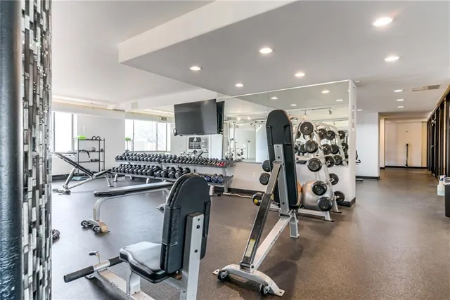 $152,500 | 700 East 8th Street, Unit 16O, Kansas City, MO 64106