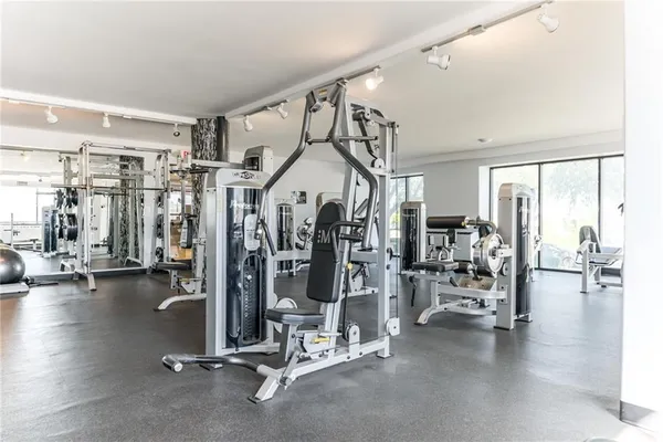 $145,000 | 700 East 8th Street, Unit 16O, Kansas City, MO 64106