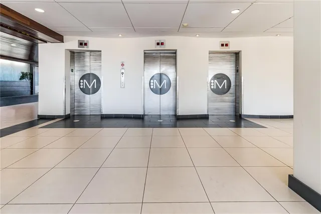 $152,500 | 700 East 8th Street, Unit 16O, Kansas City, MO 64106