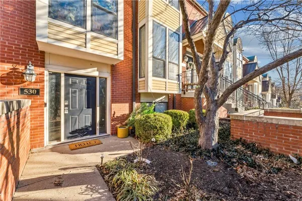 $260,000 | 530 West 10th Street, Unit 530, Kansas City, MO 64105