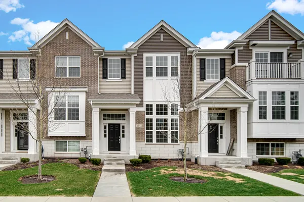 $2,795 | 4456 Monroe Court, Naperville, IL 60564