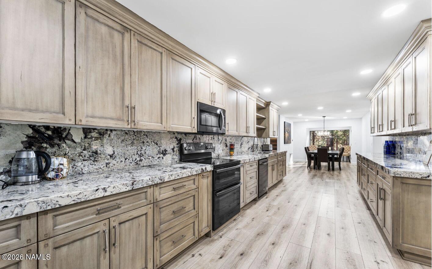 5055 Townsend-Winona Road Flagstaff, AZ 86004 - Photo 13 of 33 Kitchen
