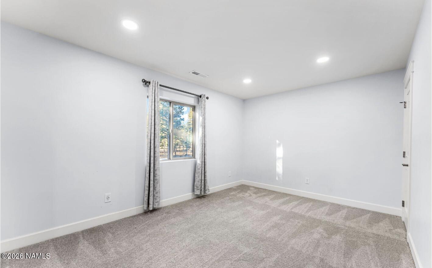 5055 Townsend-Winona Road Flagstaff, AZ 86004 - Photo 14 of 33 1st Bedroom