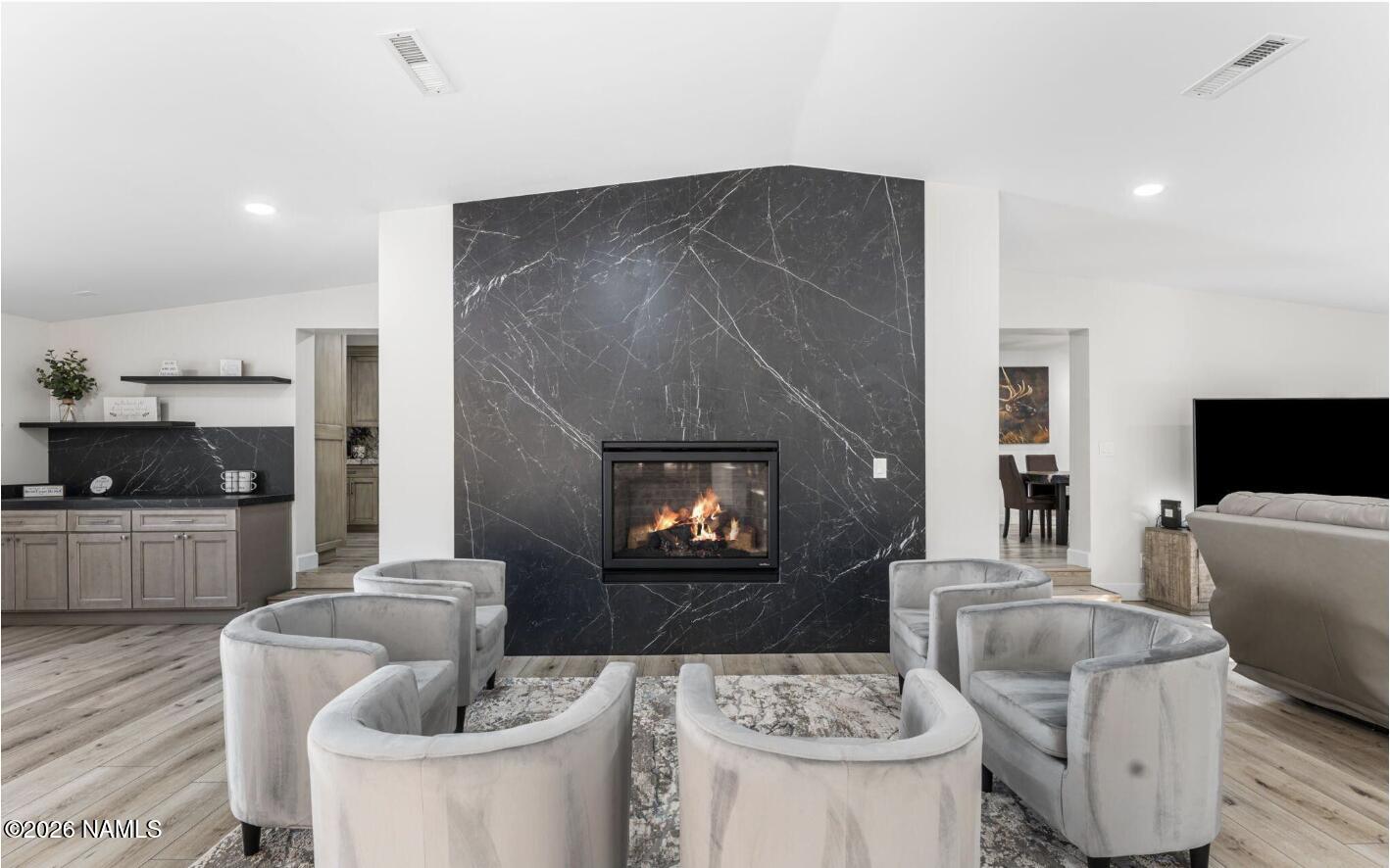 5055 Townsend-Winona Road Flagstaff, AZ 86004 - Photo 2 of 33 Living Room