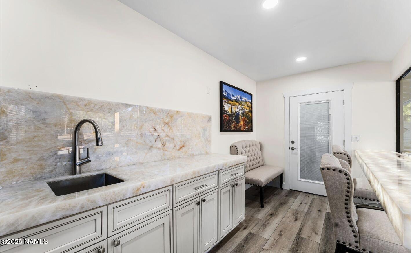 5055 Townsend-Winona Road Flagstaff, AZ 86004 - Photo 25 of 33 Wet Bar