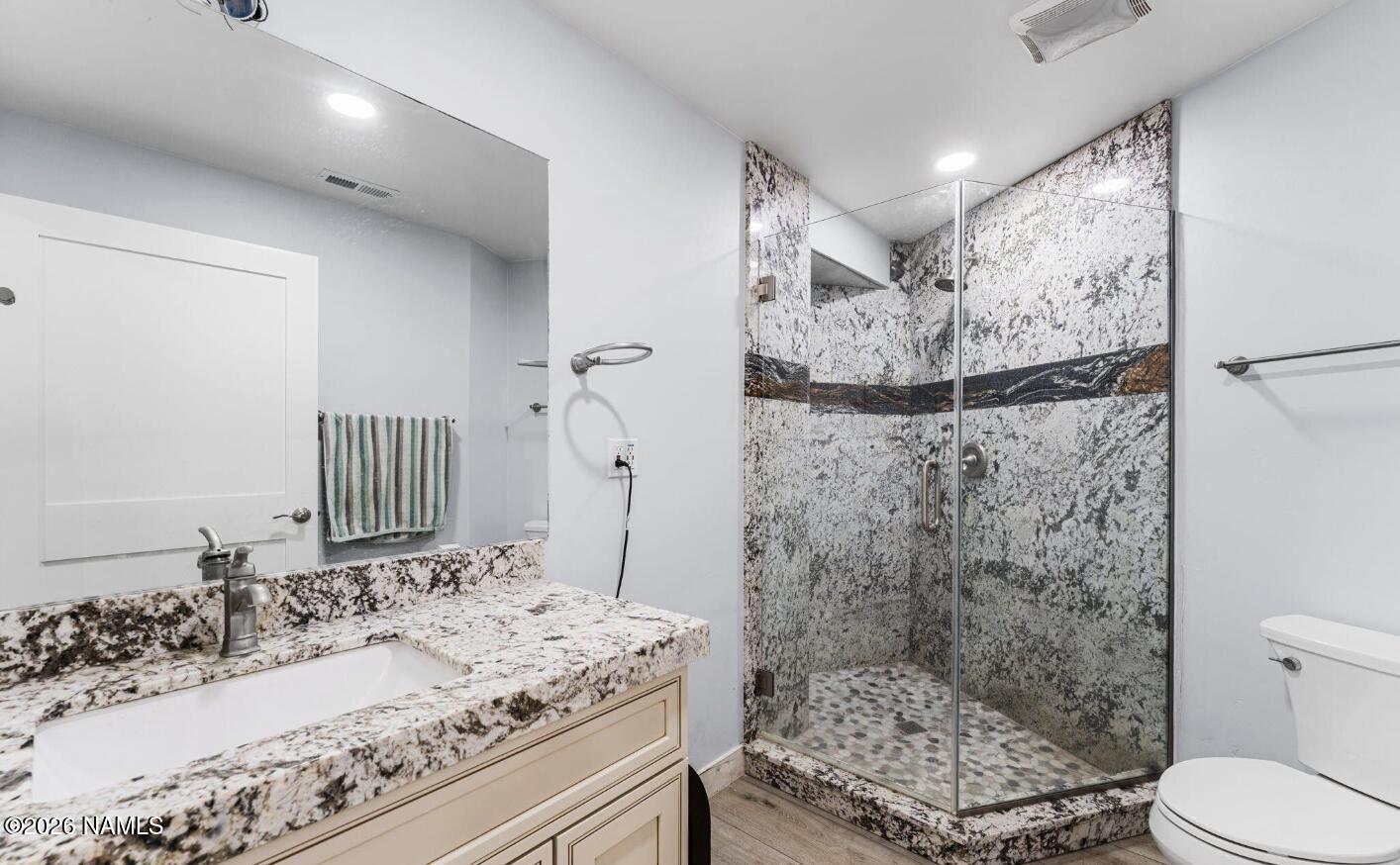 5055 Townsend-Winona Road Flagstaff, AZ 86004 - Photo 27 of 33 Guest house Bathroom