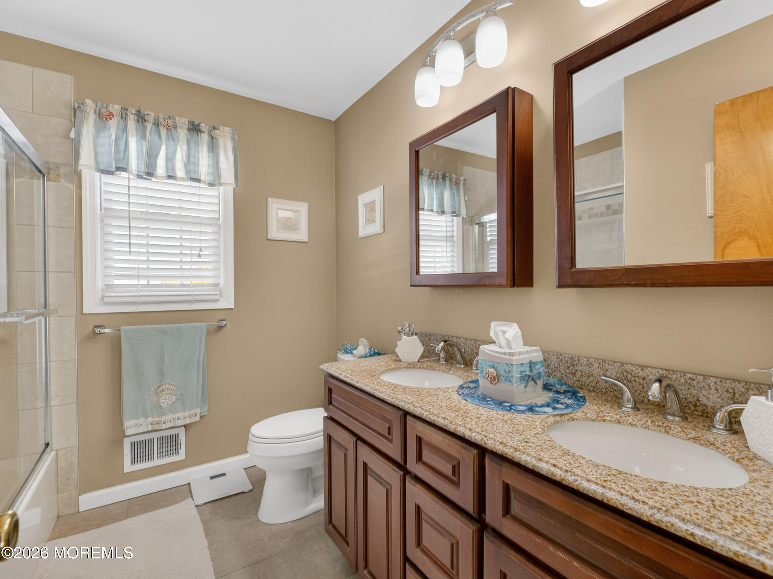 417 Crestview Terrace Brick, NJ 08723 - Photo 19 of 35 417CrestviewTer-bathroom