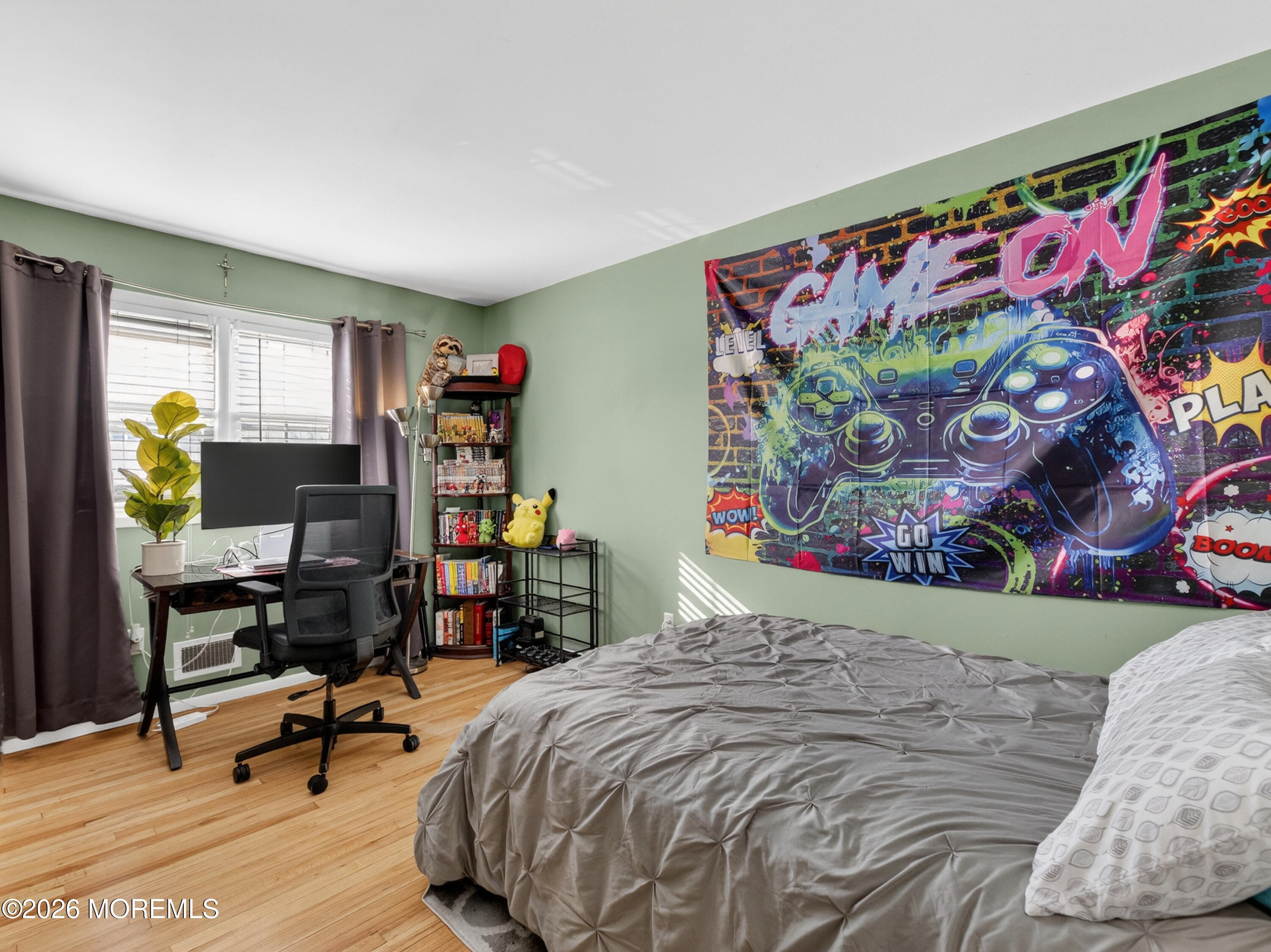 417 Crestview Terrace Brick, NJ 08723 - Photo 23 of 35 417CrestviewTer-bedroom