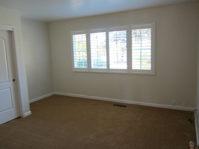 2460 Scarlet Road Gilroy, CA 95020 - Photo 13 of 15 an empty room with a window