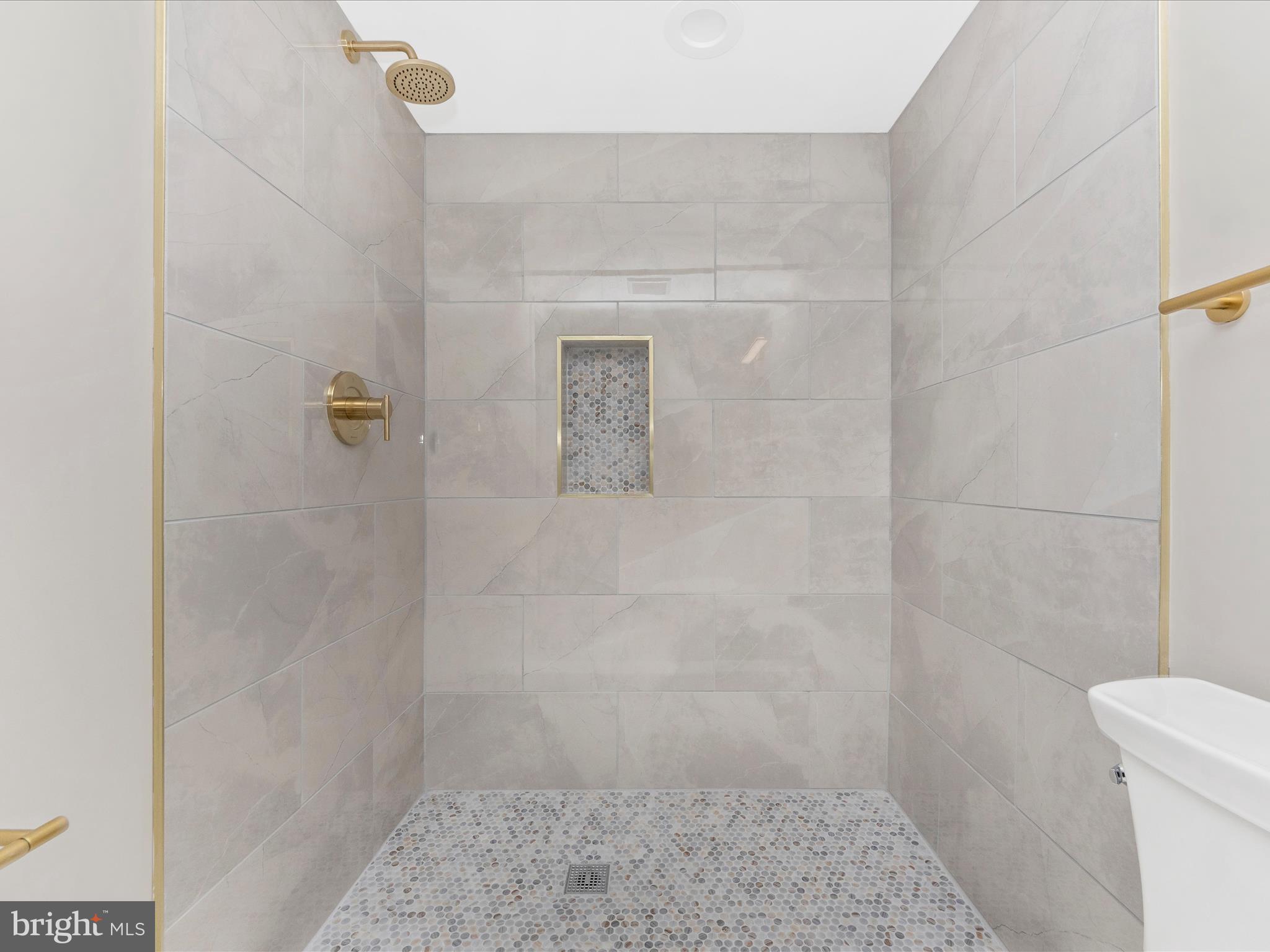 2812 Manoff Road Halethorpe, MD 21227 - Photo 37 of 55 a bathroom with a shower