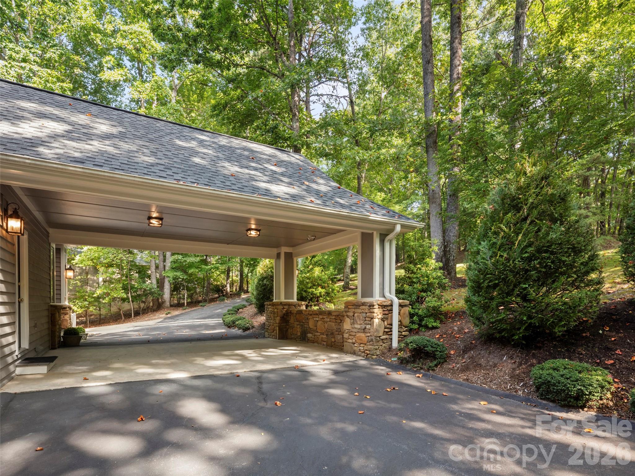 108 Little Cherokee Ridge Hendersonville, NC 28739 - Photo 7 of 39 Gallery Image 7