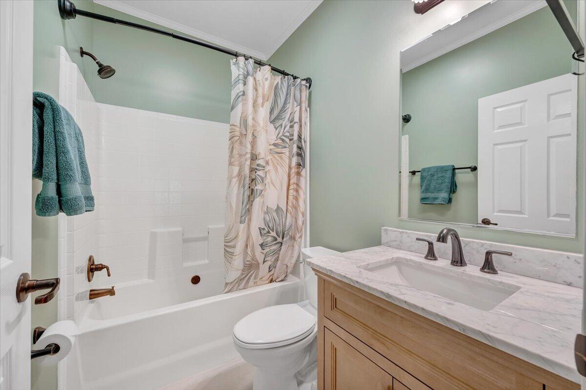 59 Camp Road Moneta, VA 24121 - Photo 22 of 46 Update Hall Bath