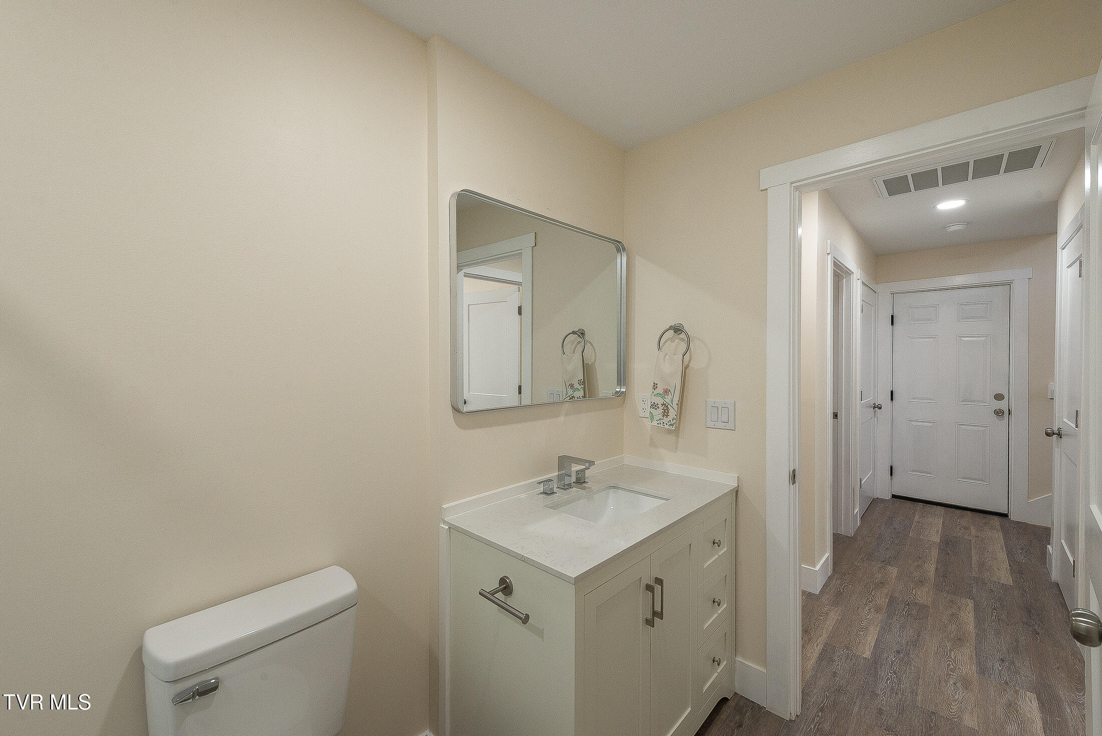 210 Wadlow Gap Road Kingsport, TN 37660 - Photo 20 of 39 bathroom