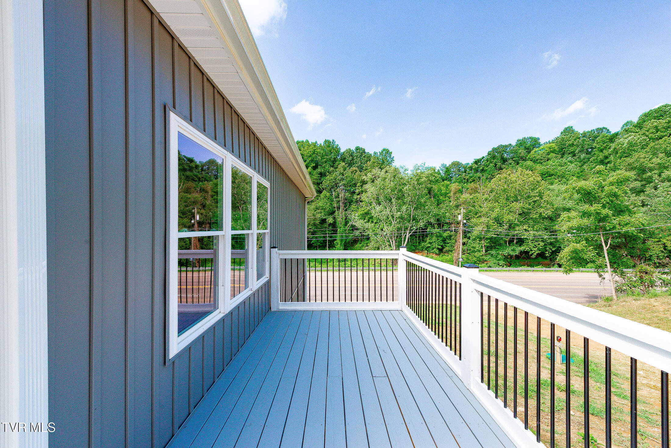 210 Wadlow Gap Road Kingsport, TN 37660 - Photo 35 of 39 decking