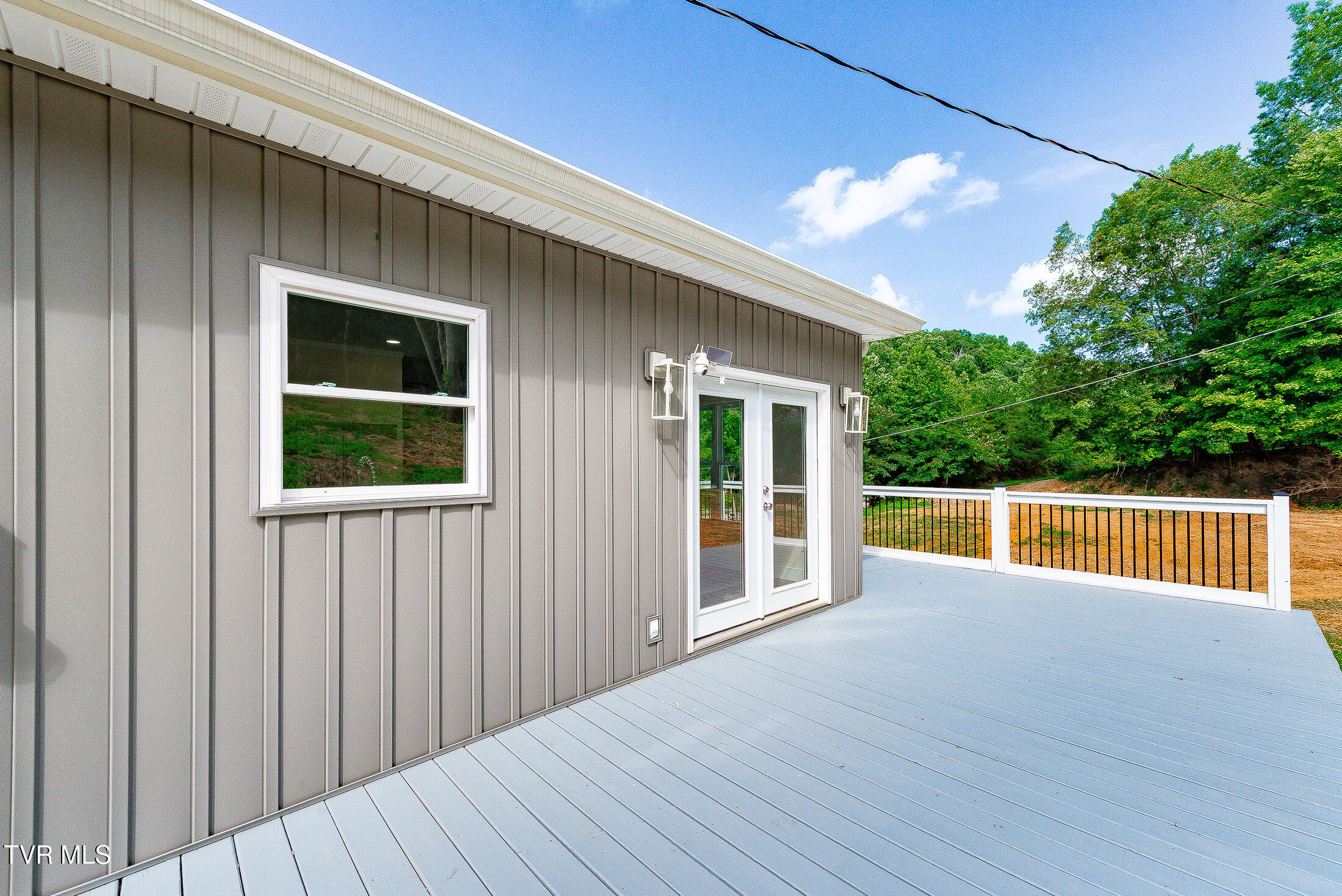 210 Wadlow Gap Road Kingsport, TN 37660 - Photo 36 of 39 decking