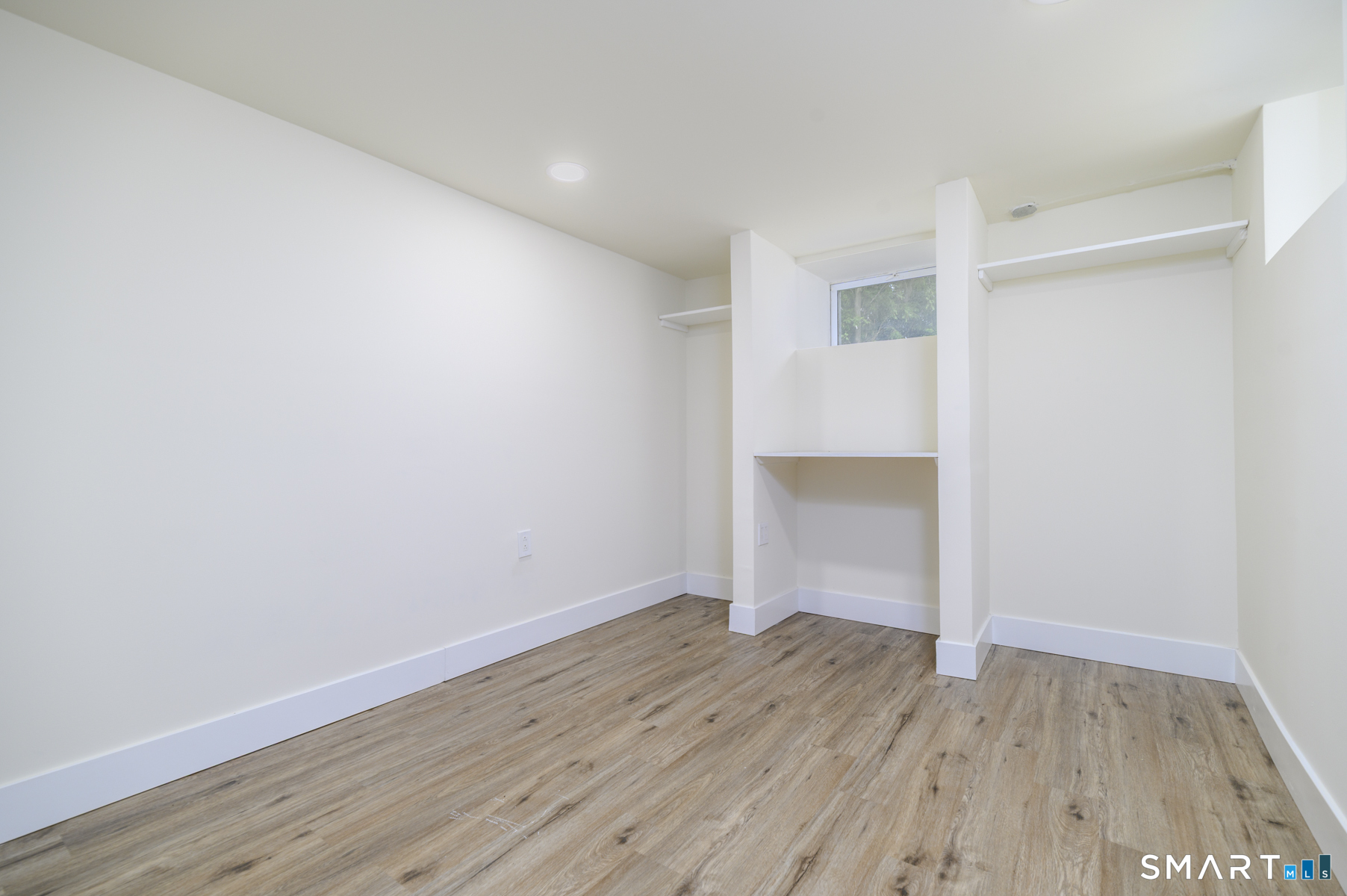 206 Ridgefield Avenue Bridgeport, CT 06610 - Photo 24 of 35