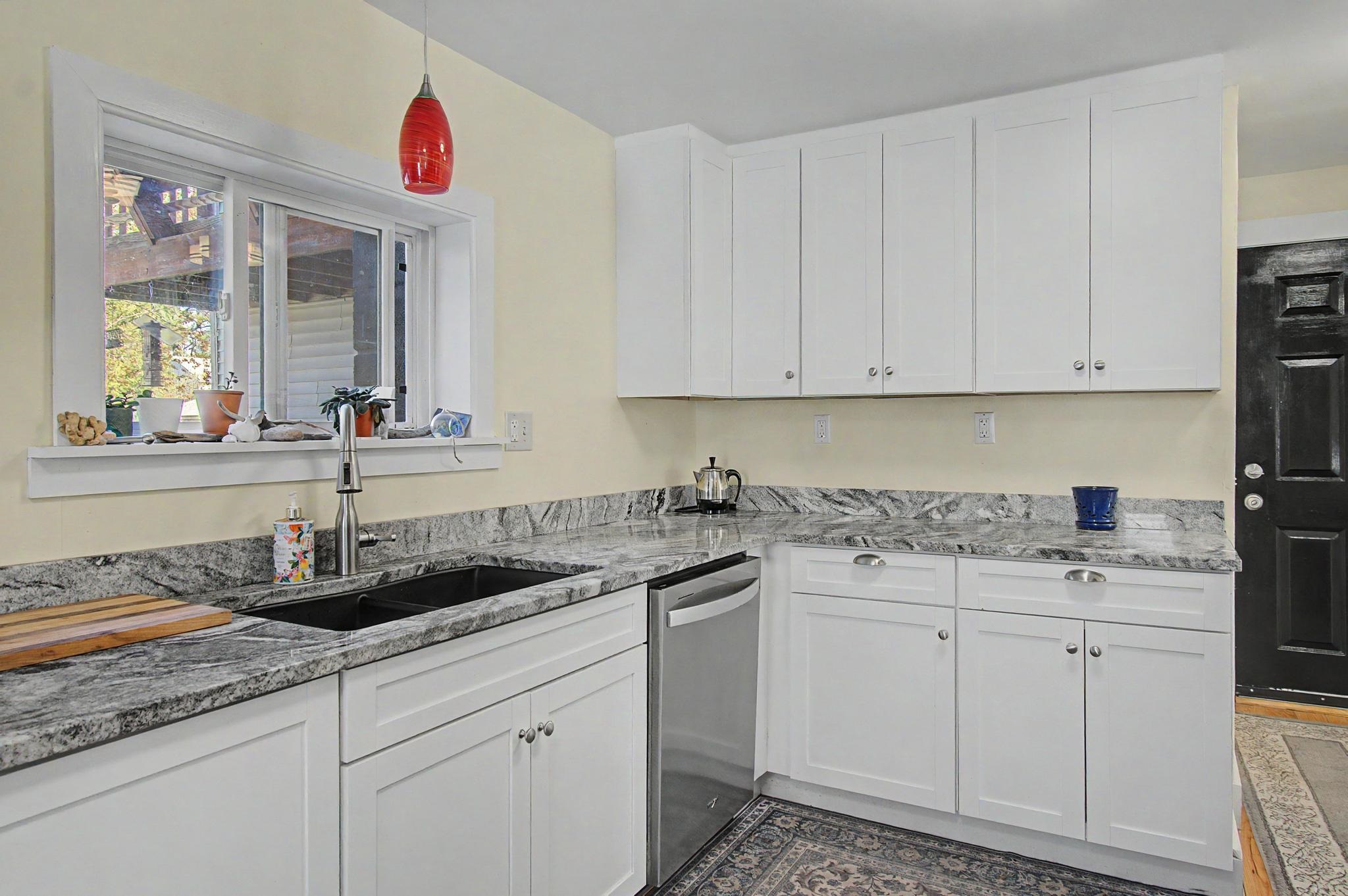 116 Woodbury Road Burlington, VT 05408 - Photo 7 of 28