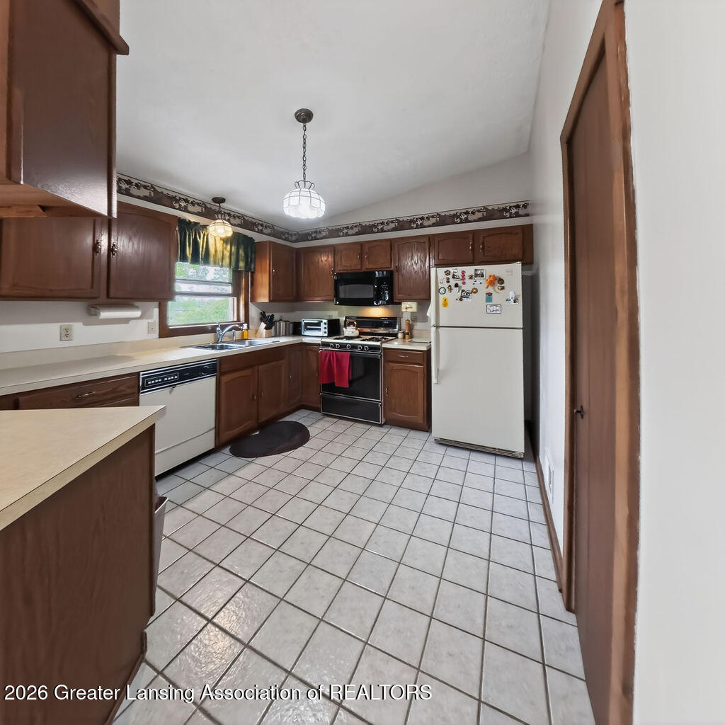 582 Baldwin Road Mason, MI 48854 - Photo 22 of 44 20260520-38