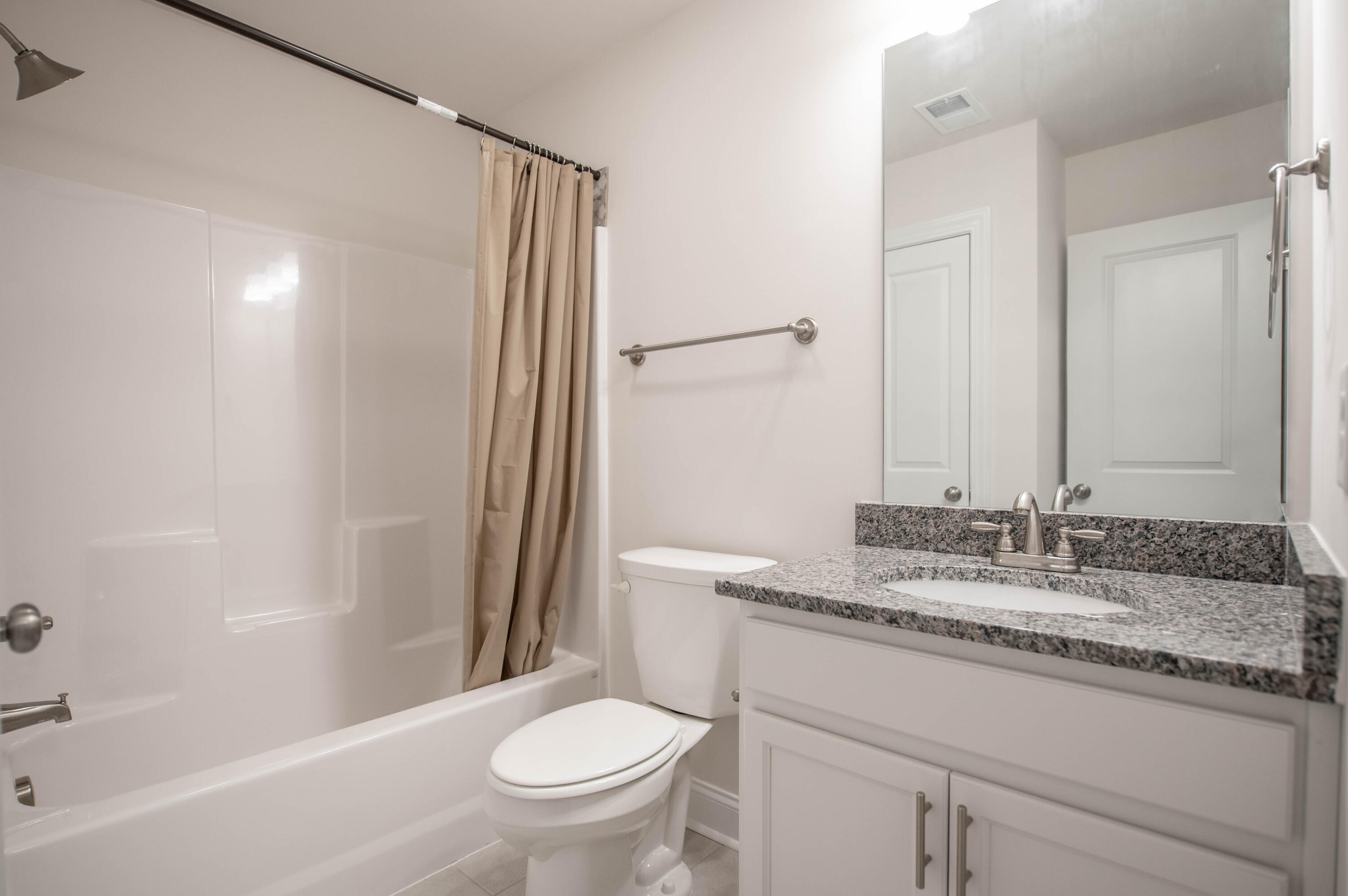 424 Little Pines Court Aiken, SC 29801 - Photo 22 of 34 Bathroom!