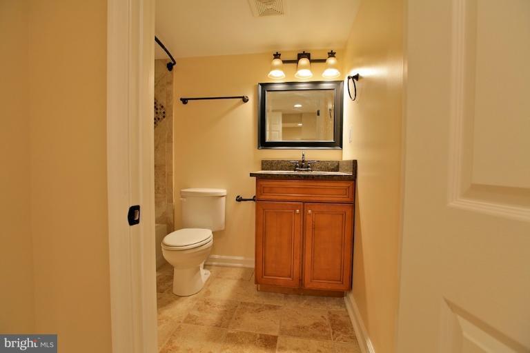 7775 Emerson Road Hyattsville, MD 20784 - Photo 11 of 30 Bath