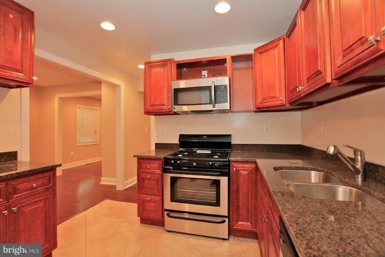 7775 Emerson Road Hyattsville, MD 20784 - Photo 22 of 30 Kitchen