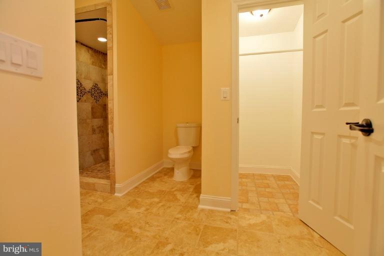 7775 Emerson Road Hyattsville, MD 20784 - Photo 24 of 30 Bath (Master)
