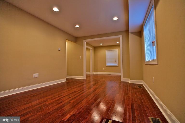 7775 Emerson Road Hyattsville, MD 20784 - Photo 8 of 30 Family Room