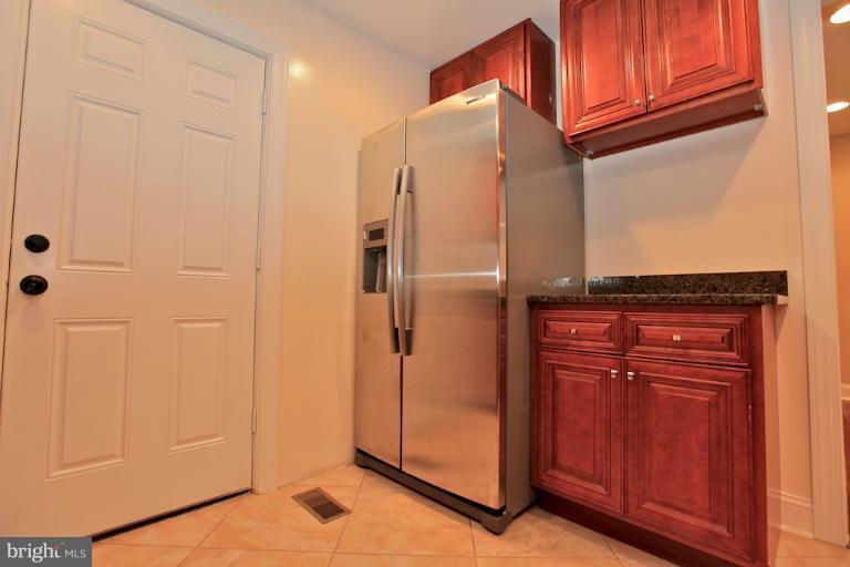 7775 Emerson Road Hyattsville, MD 20784 - Photo 10 of 30 Kitchen