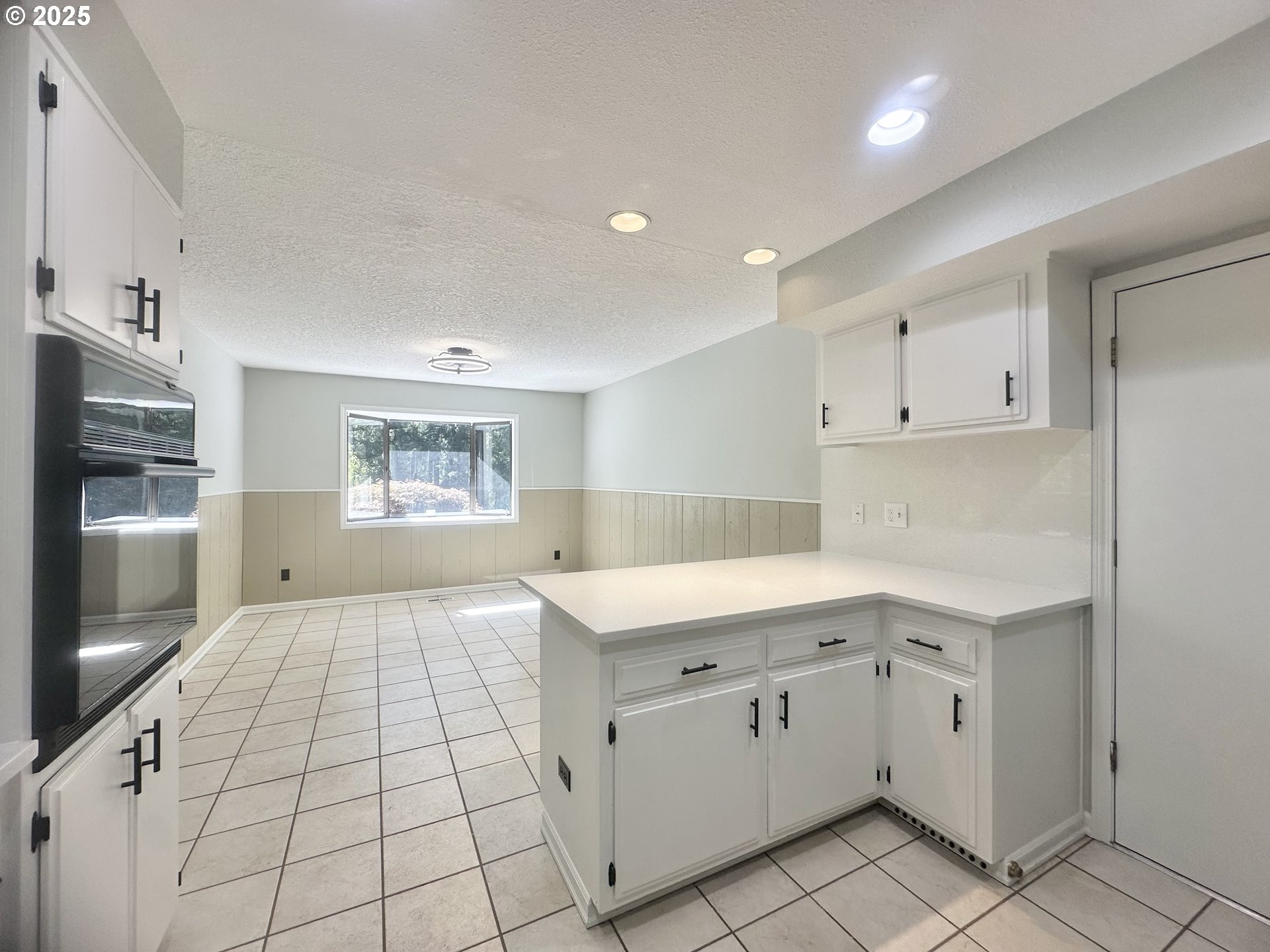 20698 South Mattoon Road Estacada, OR 97023 - Photo 11 of 41 a kitchen with a sink cabinets and window