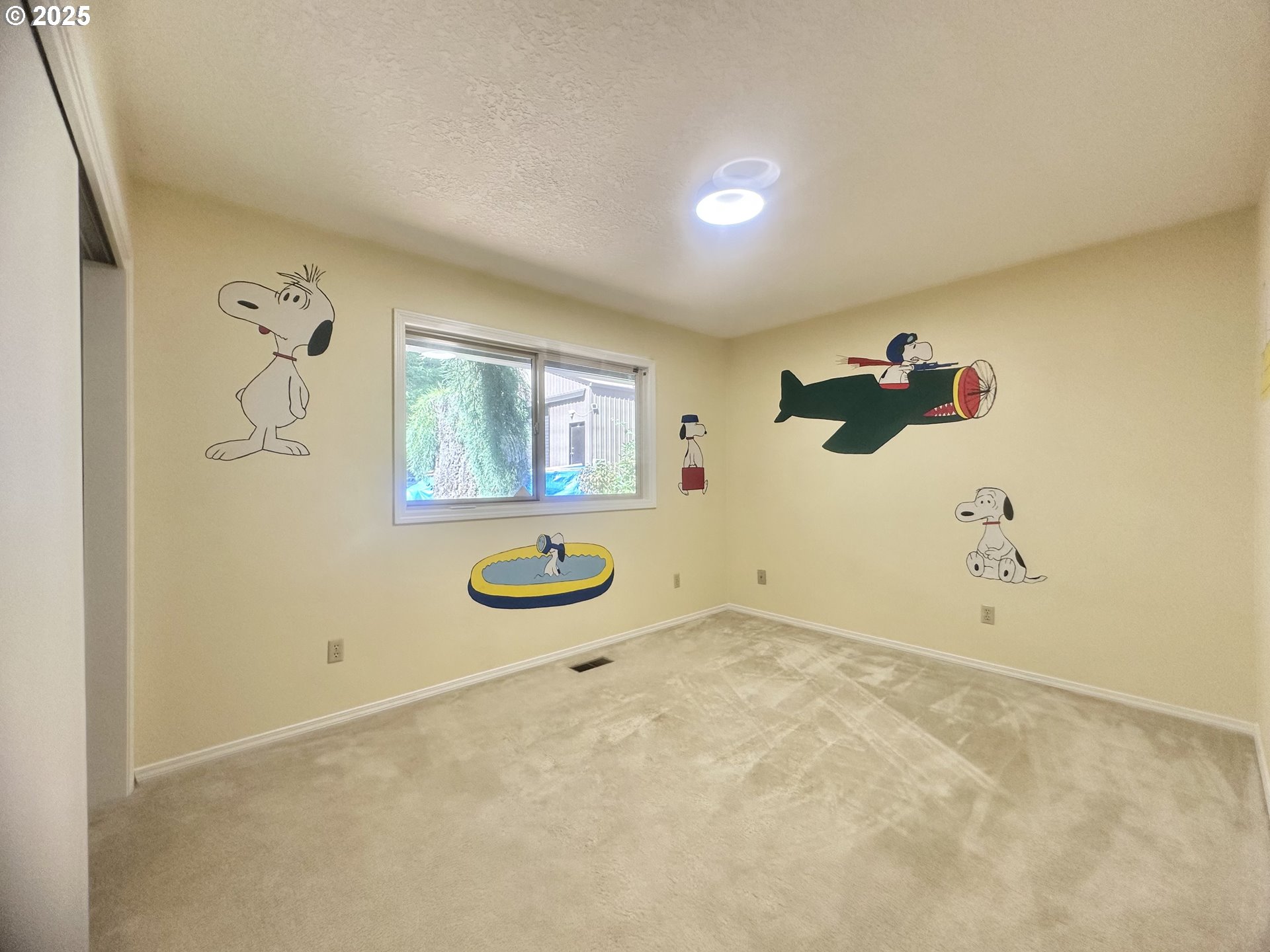 20698 South Mattoon Road Estacada, OR 97023 - Photo 17 of 41 a view of a livingroom with wooden floor
