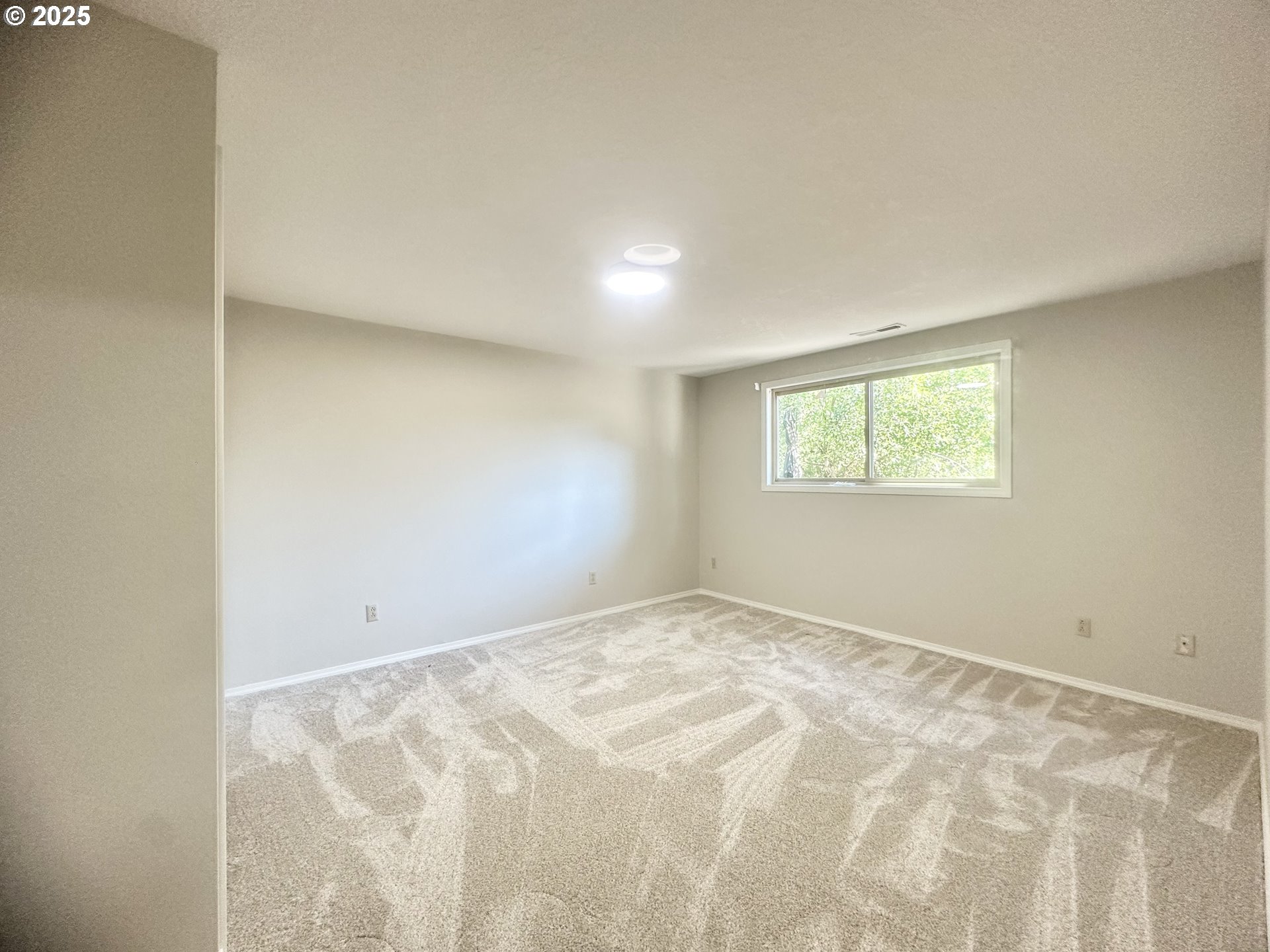 20698 South Mattoon Road Estacada, OR 97023 - Photo 25 of 41 a view of an empty room with a window