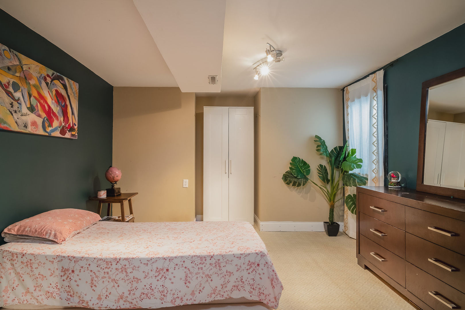 800 Indian Wells Circle Elgin, IL 60123 - Photo 12 of 17 a bedroom with a bed and a potted plant