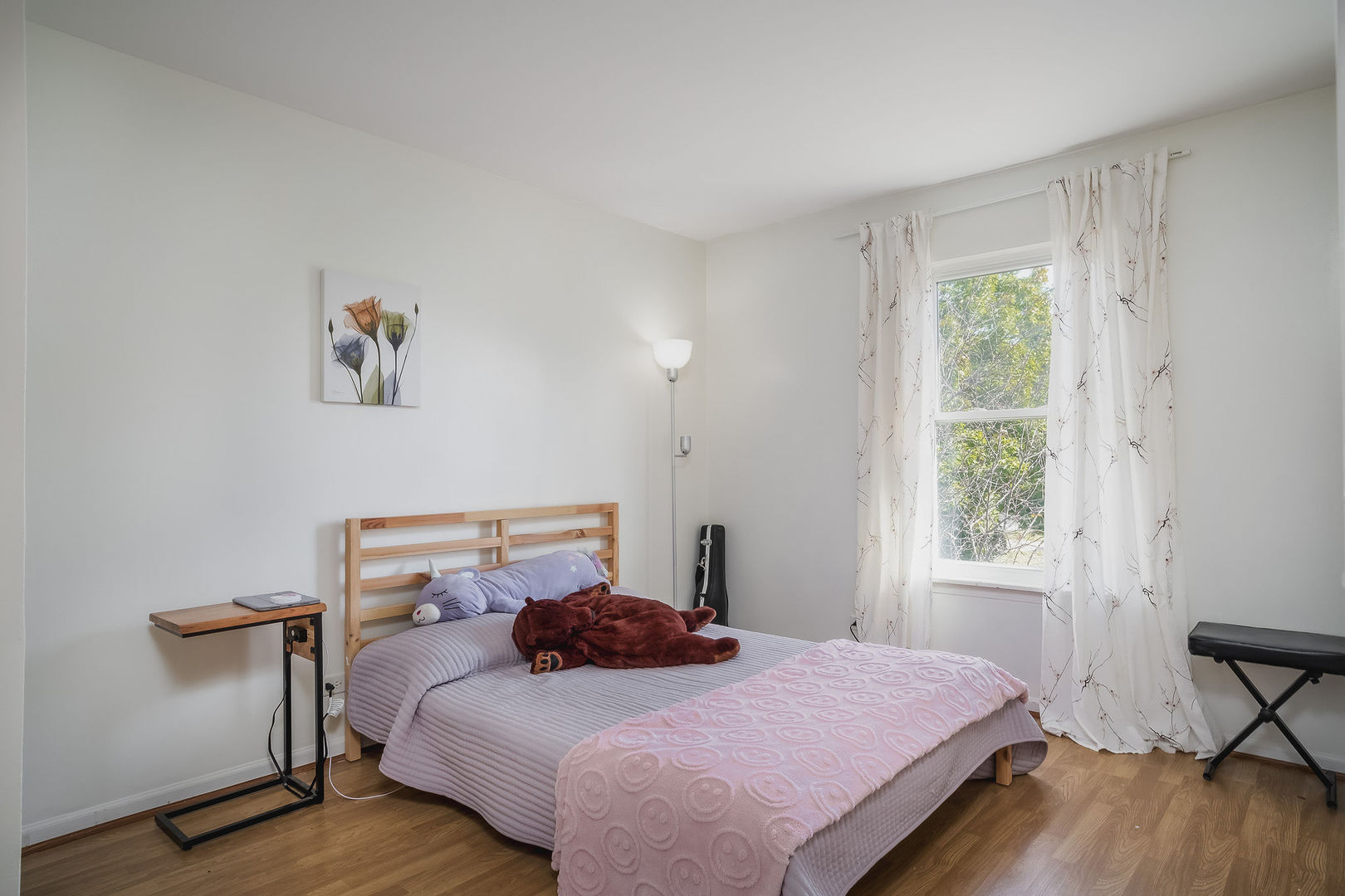 800 Indian Wells Circle Elgin, IL 60123 - Photo 10 of 17 a bedroom with a bed and a window