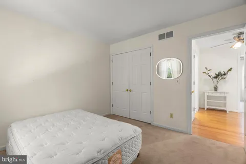 $570,000 | 8 Glen View Place, Newark, DE 19711