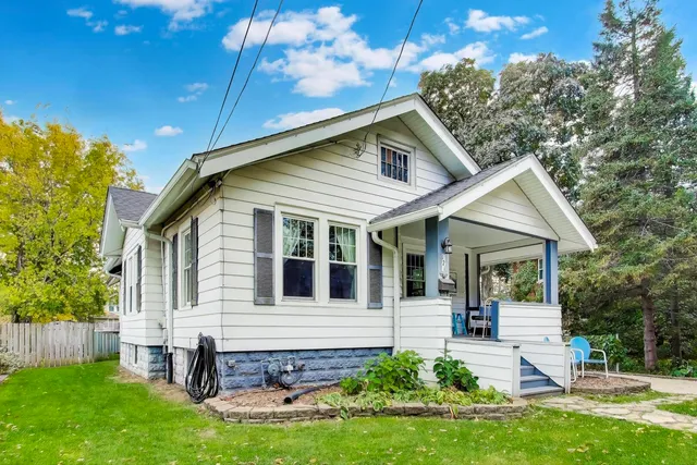 $449,900 | 121 West Fremont Street, Arlington Heights, IL 60004