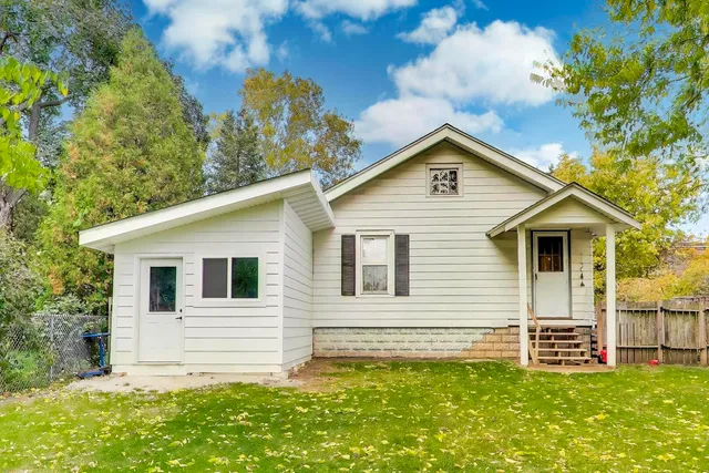 $449,900 | 121 West Fremont Street, Arlington Heights, IL 60004